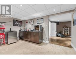 2 LONGVIEW COURT - 33