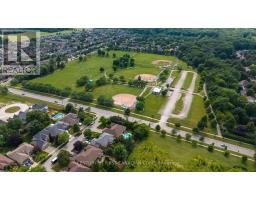 2 LONGVIEW COURT - 35