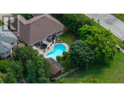 2 LONGVIEW COURT - 38