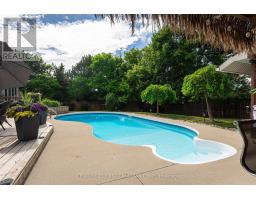 2 LONGVIEW COURT - 43