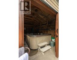 2 LONGVIEW COURT - 48
