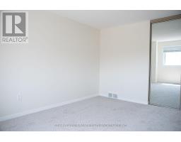 63 - 1990 WAVELL STREET - 17