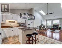 6 - 20 WINDMERE PLACE - 18