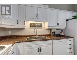 6 - 20 WINDMERE PLACE - 21