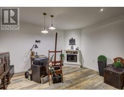 6 - 20 WINDMERE PLACE - 36