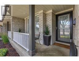 6 - 20 WINDMERE PLACE - 4
