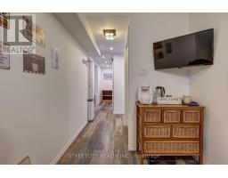 6 - 20 WINDMERE PLACE - 44