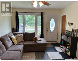 25 HAWKESBURY AVENUE - 3