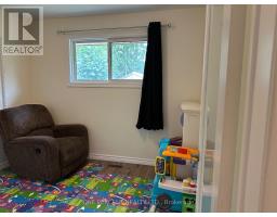 25 HAWKESBURY AVENUE - 9