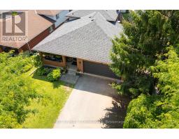 115 FAIRCHILD CRESCENT - 2