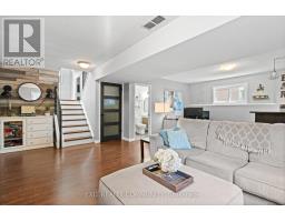 115 FAIRCHILD CRESCENT - 21
