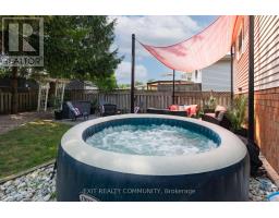 115 FAIRCHILD CRESCENT - 32