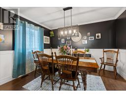 115 FAIRCHILD CRESCENT - 8