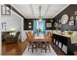 115 FAIRCHILD CRESCENT - 9