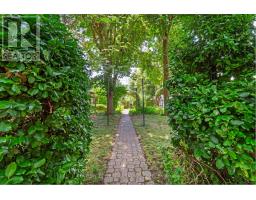 596 KINGSWAY AVENUE N - 38