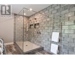 74 KILWORTH PARK DRIVE - 32