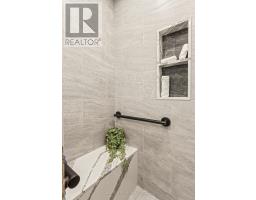 12 - 6 CADEAU TERRACE - 32