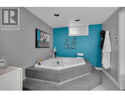 952 EAGLE CRESCENT - 21