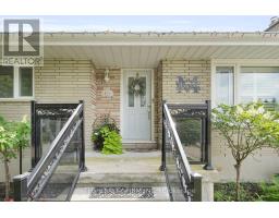 952 EAGLE CRESCENT - 40