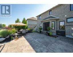 200 PLANE TREE DRIVE - 11