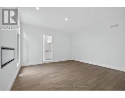 11 - 495 OAKRIDGE DRIVE - 17