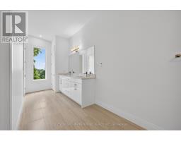 11 - 495 OAKRIDGE DRIVE - 20