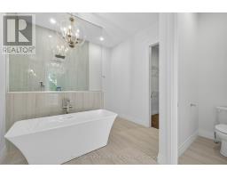 11 - 495 OAKRIDGE DRIVE - 21