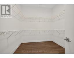11 - 495 OAKRIDGE DRIVE - 23