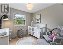 7049 DIANE CRESCENT - 25
