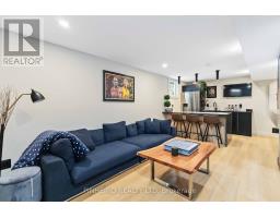 7049 DIANE CRESCENT - 28