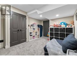 7049 DIANE CRESCENT - 30