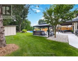 7049 DIANE CRESCENT - 33