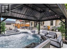 7049 DIANE CRESCENT - 41