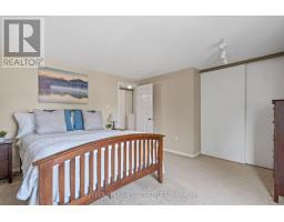 34 - 151 MARTINET AVENUE - 18