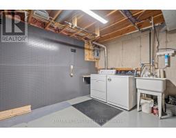 34 - 151 MARTINET AVENUE - 27
