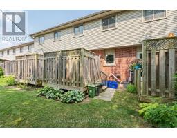 34 - 151 MARTINET AVENUE - 31