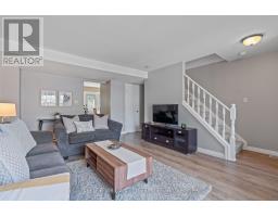 34 - 151 MARTINET AVENUE - 8