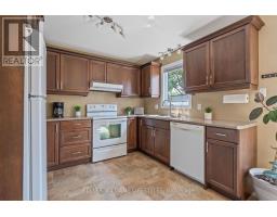 34 - 151 MARTINET AVENUE - 9
