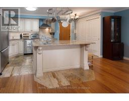 412 - 521 RIVERSIDE DRIVE - 11