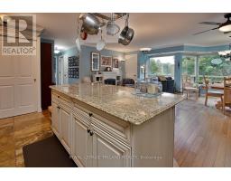 412 - 521 RIVERSIDE DRIVE - 13