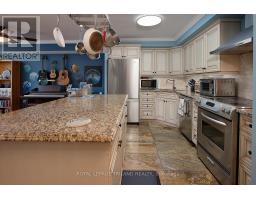 412 - 521 RIVERSIDE DRIVE - 14