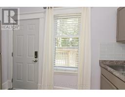 452 CHARLOTTE STREET - 14