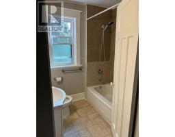 452 CHARLOTTE STREET - 35