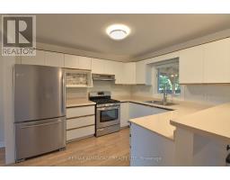 21 VILLAGE GATE CRESCENT - 12