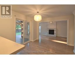21 VILLAGE GATE CRESCENT - 13