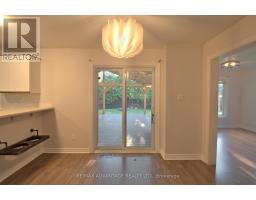 21 VILLAGE GATE CRESCENT - 14