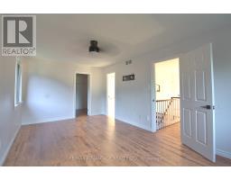 21 VILLAGE GATE CRESCENT - 22