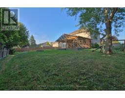 21 VILLAGE GATE CRESCENT - 34