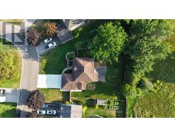 21 VILLAGE GATE CRESCENT - 40