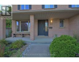 21 VILLAGE GATE CRESCENT - 5
